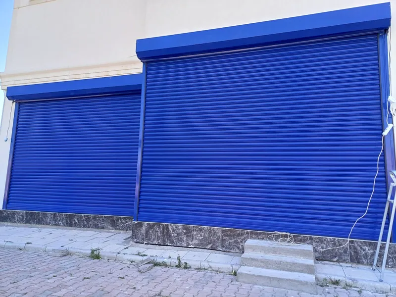 Otomatik kepenk — Dükkan cephesi, motorlu lamel kepenk. Zafer Alüminyum Sivas uygulaması